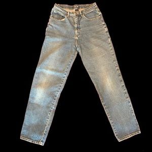 VTG high-waisted mom jeans